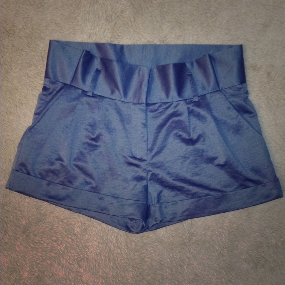 Silky woman's shorts